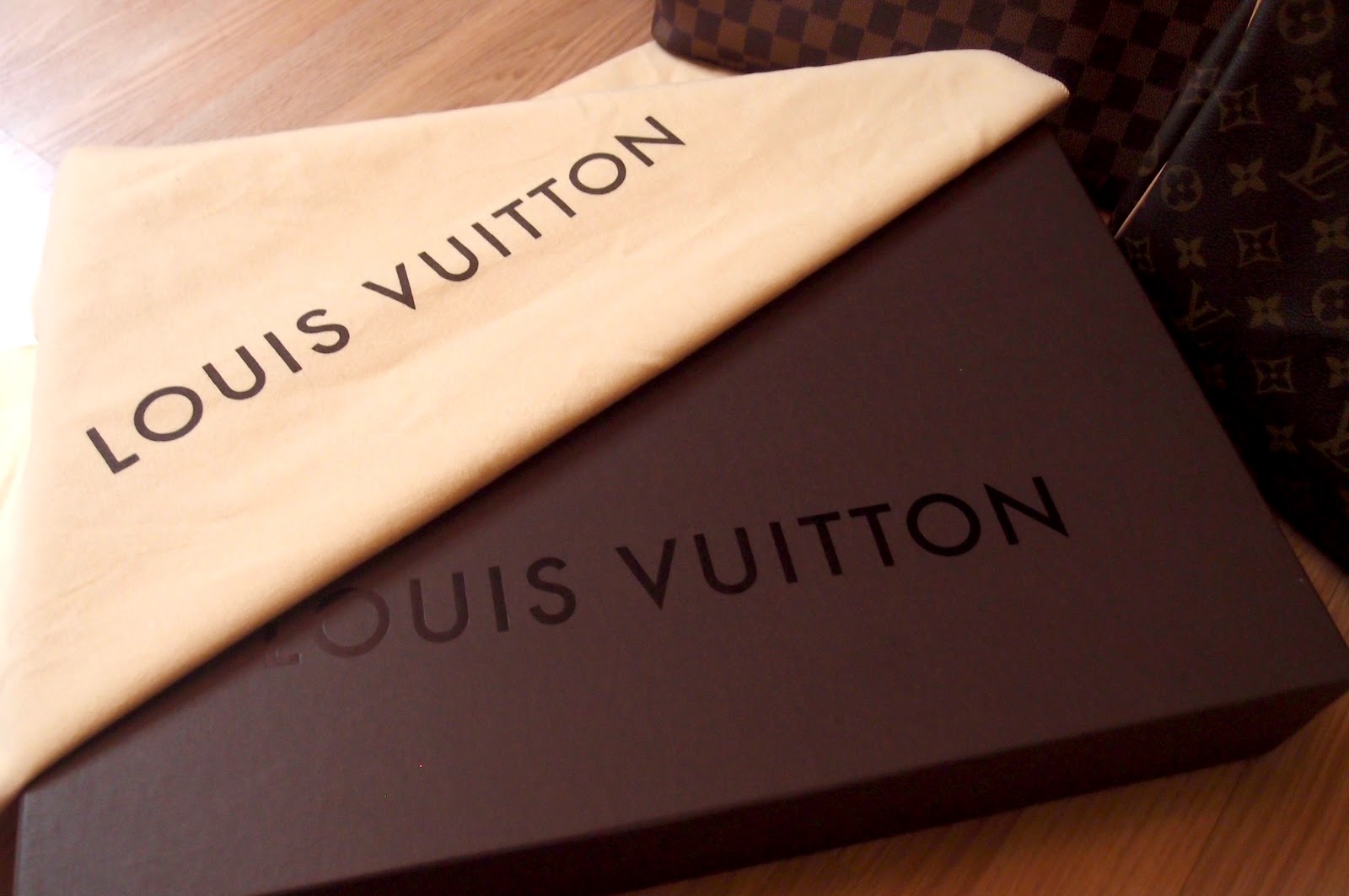 Louis Vuitton Malletier A Paris Dust Bag