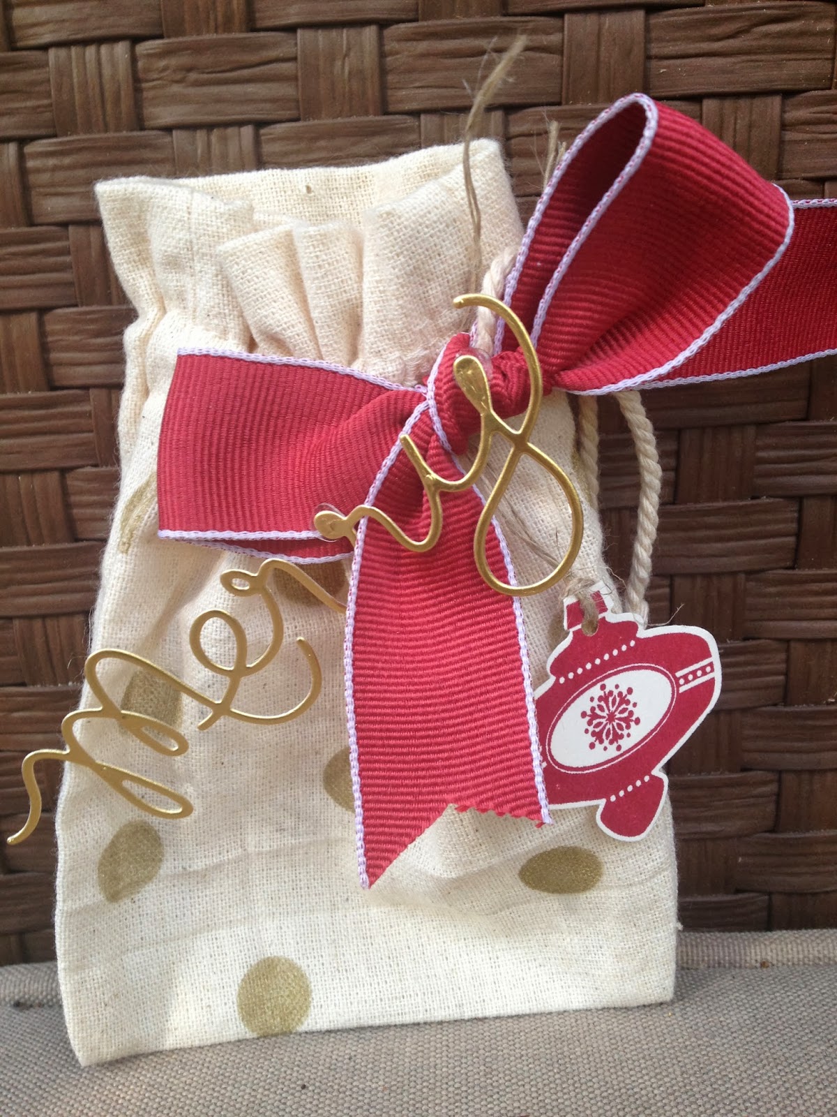 Linda Dalke This week's Video How to decorate the Mini Muslin Bags