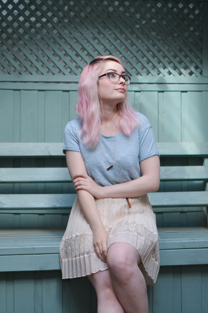 summer outfit ideas forever 21 outfit lace skirt wooden necklace