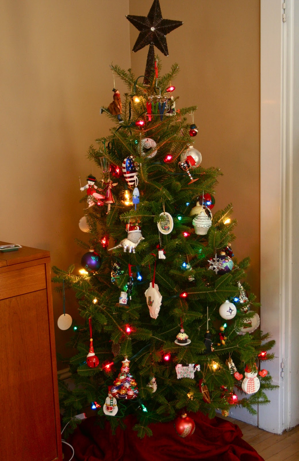 My Igloo Life Our First (Real) (Mini) Christmas Tree.