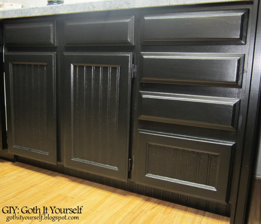 GIY: Goth It Yourself: Kitchen Makeover: Cabinet Toekicks