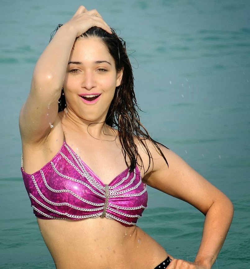 anushka-s-censored-bikini-clips-exposed-pusy-lips