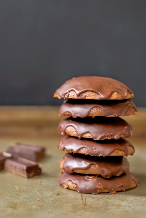 Leanne bakes Low Fat Chocolate Cookies with Chocolate Glaze