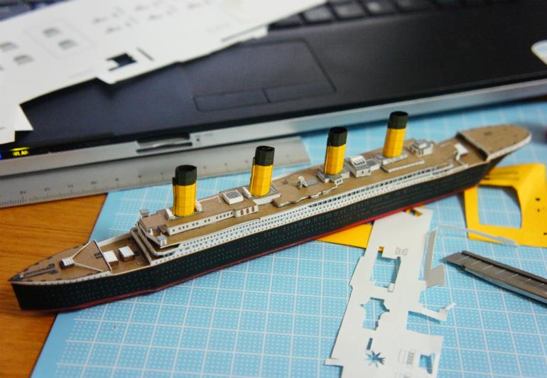 PAPERMAU British Passenger Liner RMS Titanic Paper Model In 1/1200