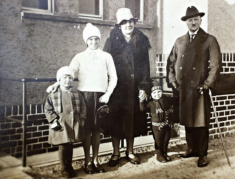 Tante Marianne, Frau, Oma, Onkel Egbert, Opa Egbert um 1929