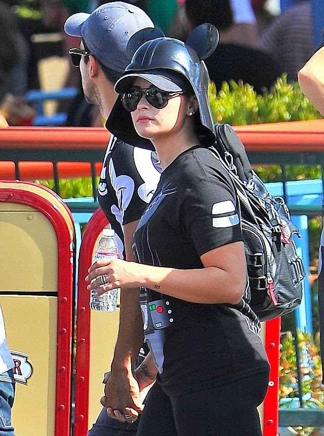 Demi Lovato luce como Darth Vader Demi Lovato luce como Darth Vader