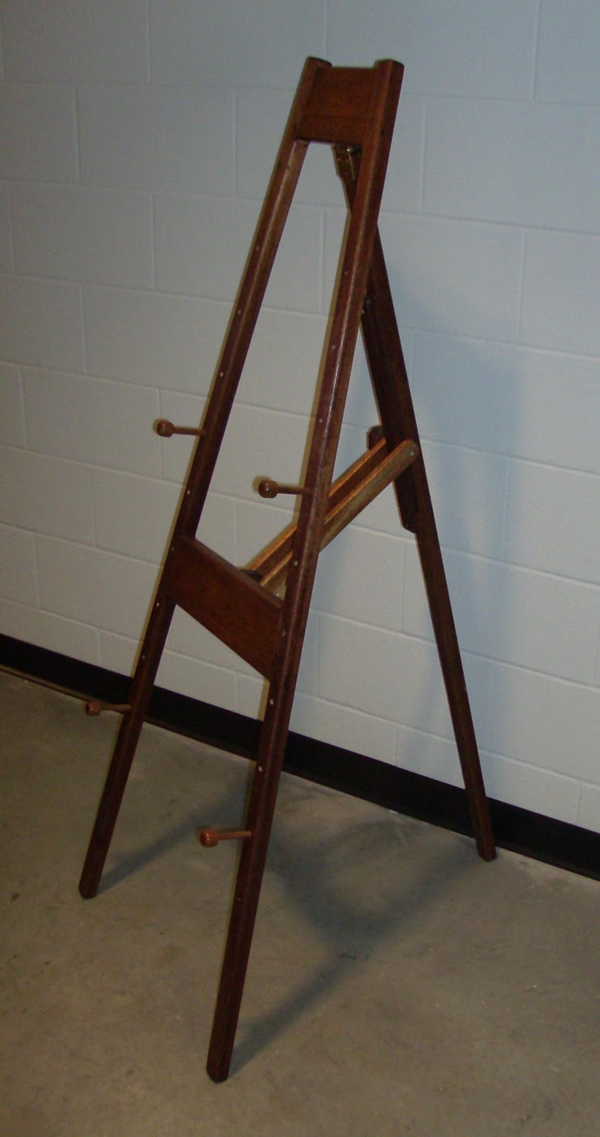 Penticton Art Easels Display Easil by Penticton Art Supplies