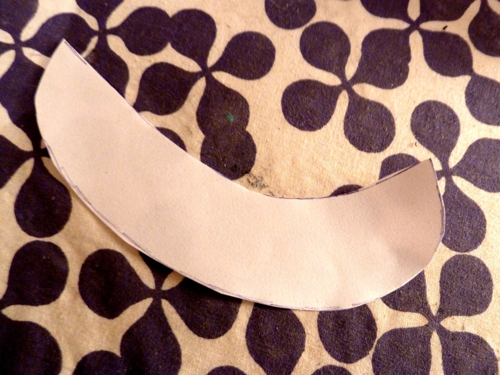 DinosaurGirl Pearl Collar Blouse + How to make a pearl collar tutorial!