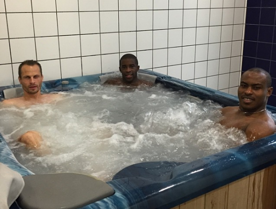 Photo: Vincent Enyeama And His Co team-mates relaxing in Jacuzzi. 