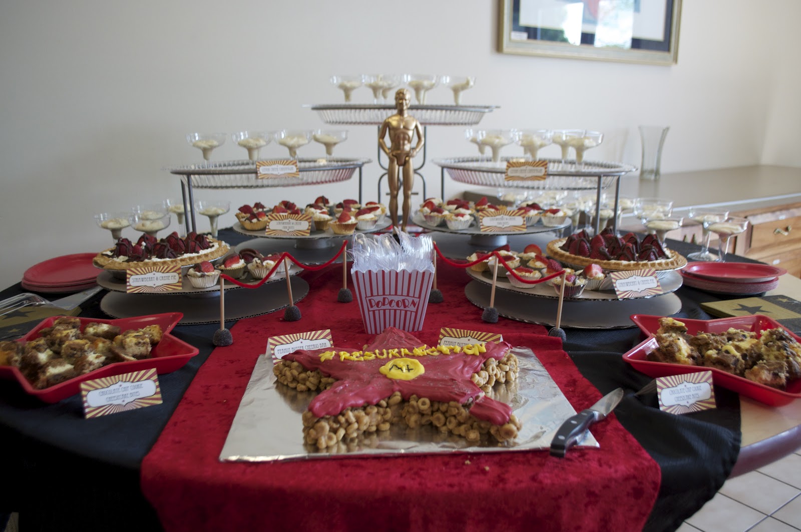 ParDIY Hollywood Themed Dessert Table