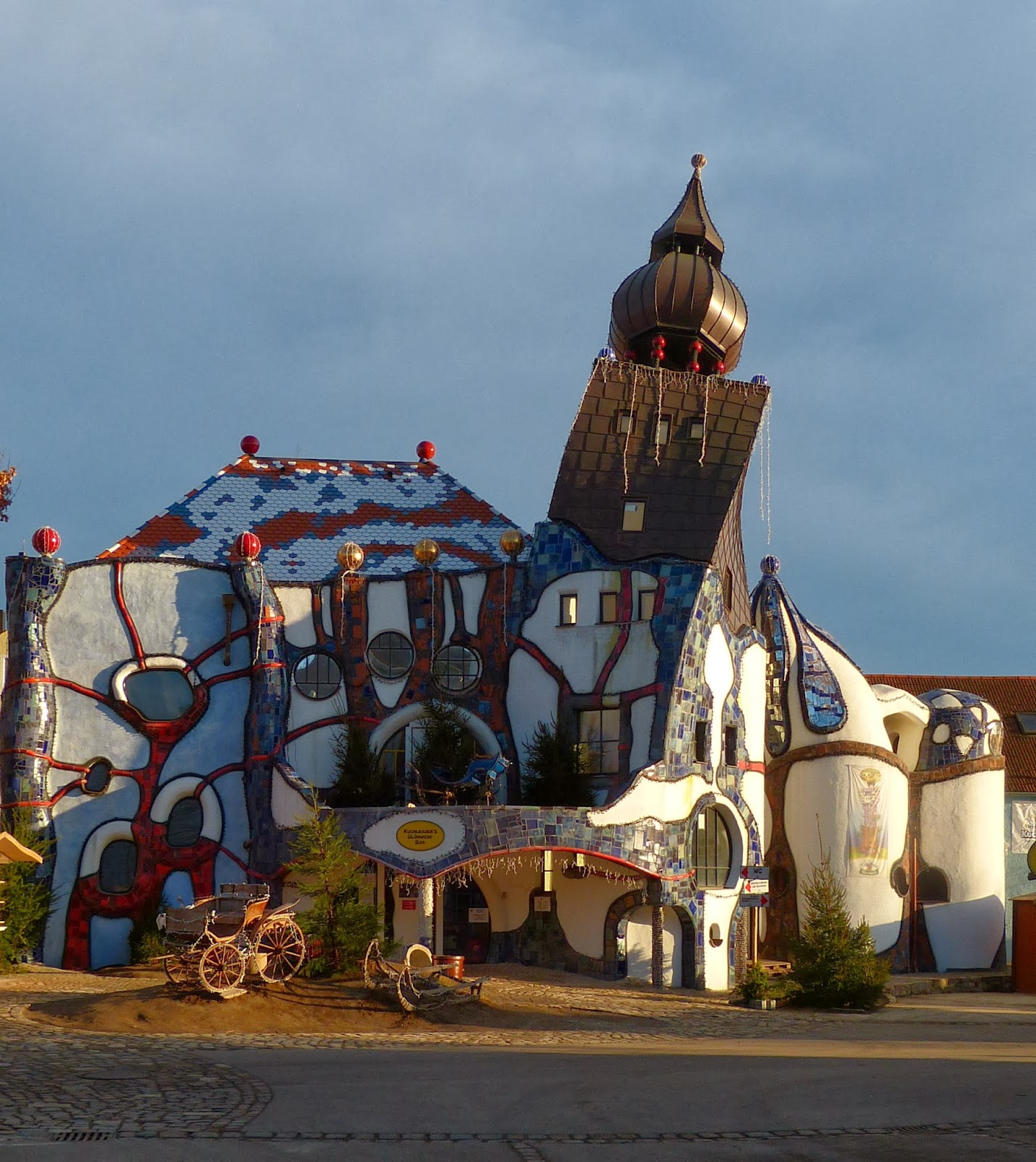 Regensburger Tagebuch Hundertwasserturm Und Neuer Kunstturm In