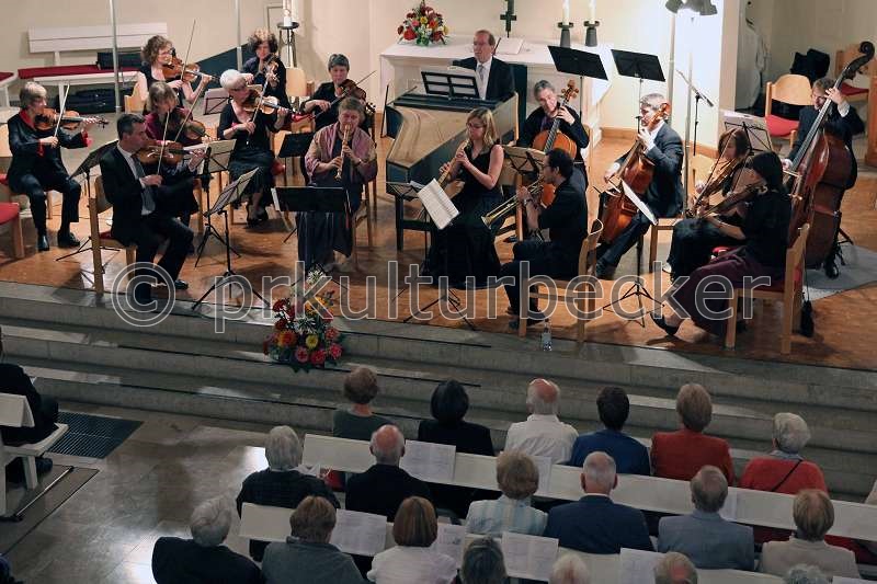 Https Lauf Heel De Media Downloads Pdf Lauf Heel De 20180623 Bt Titelseite 1500 Sportler Zwischen Sieben Und 80 Jahren Beim Heel Lauf Pdf