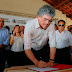 Governador Ricardo autoriza obras de pavimentação e de adutoras no Sertão