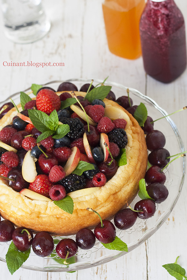 Cuinant Tarta de Yogur griego con Frutas y Almíbar de maracuya