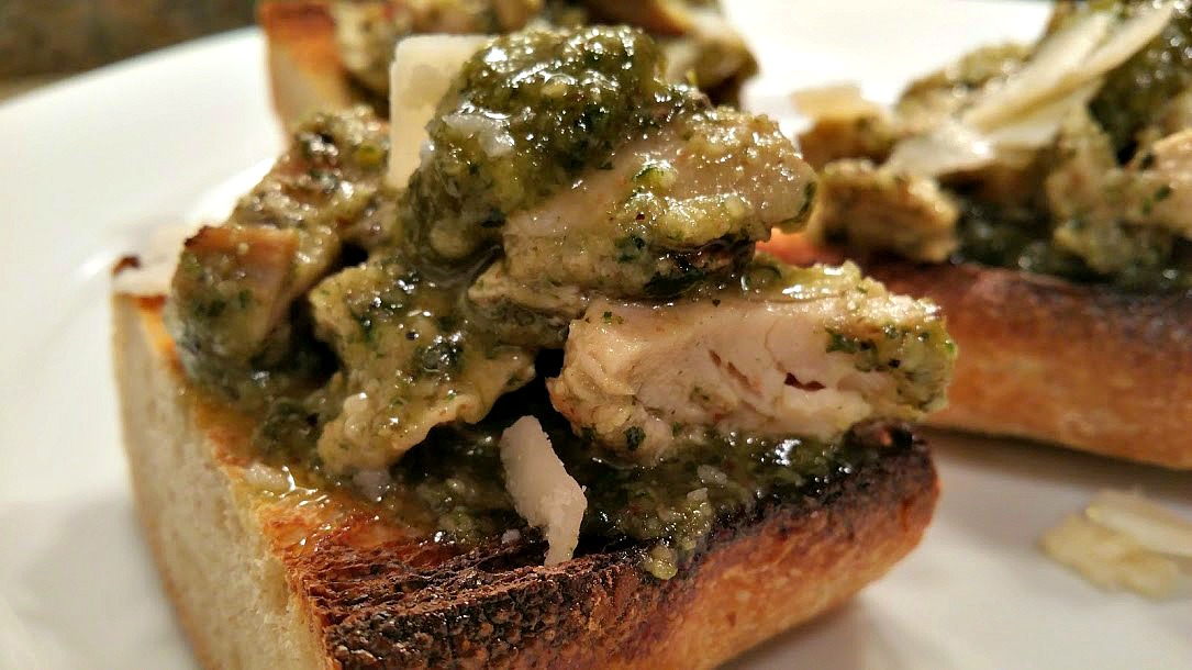 red or green? Spicy Pesto Chicken Bruschetta
