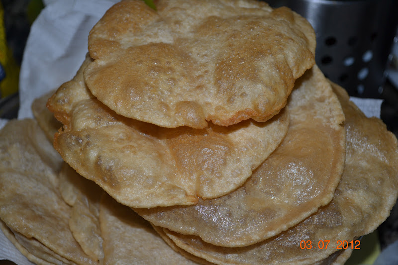 Poori kurma Cooking:  Indian aloo recipe poori kurma with for Aloo