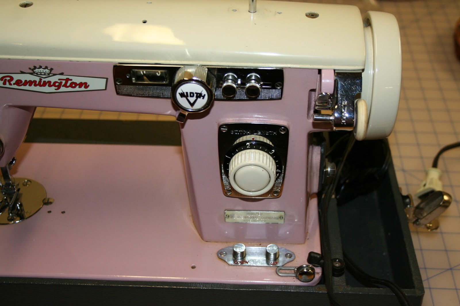 Tammy's Craft Emporium Remington zigzag sewing machine