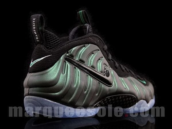 dark pine foamposites