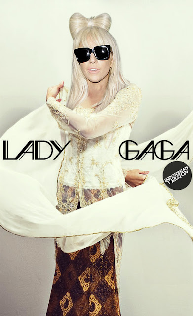 Foto Parody Lady Gaga Pakai Jilbab Dan Kebaya [ www.BlogApaAja.com ]