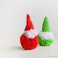  Pom Pom Gnomes Sunday Night Link Blast ~A Mix Of Fun Crochet Patterns http://www.niftynnifer.com/2014/12/sunday-night-link-blast-mix-of-fun.html #LinkBlast #Crochet #CrochetRoundUp