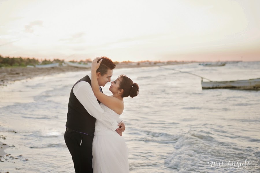 Mexico beach wedding by destination wedding photographer Cristy Angulo Photography