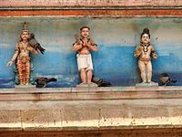 மதுரை மீனாட்சி அம்மன் கோவில் ...! - மதுமிதா - Page 3 200px-Figures_with_Pigeons_-_Ivory_Sculpture_-_Sri_Meenakshi-Sundareshwarar_Temple_-_Madurai_-_India+(1)