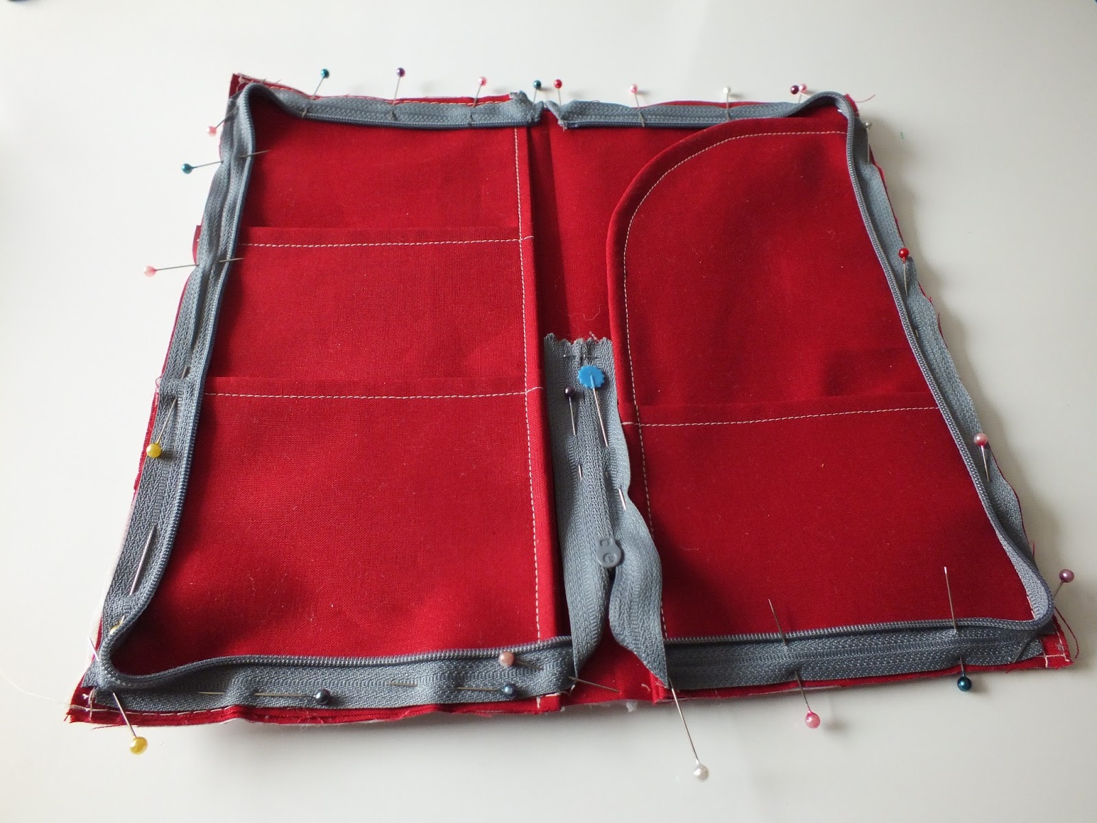 elevenses with Mrs L All Around Zip Tutorial