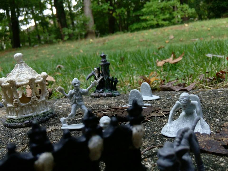 Life According To GreenVics Big Bucket Of Zombies Action Figures on