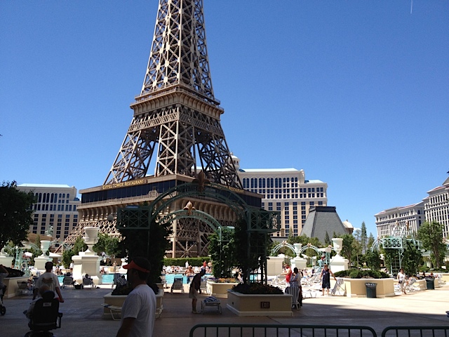 The Hopeful Traveler: Paris Las Vegas Hotel: Soleil Pool