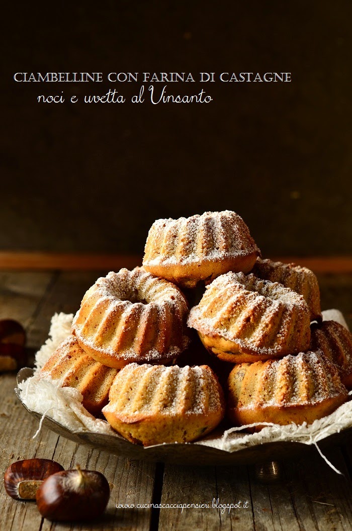 Ciambelline con farina di castagne, noci e uvetta al Vin Santo