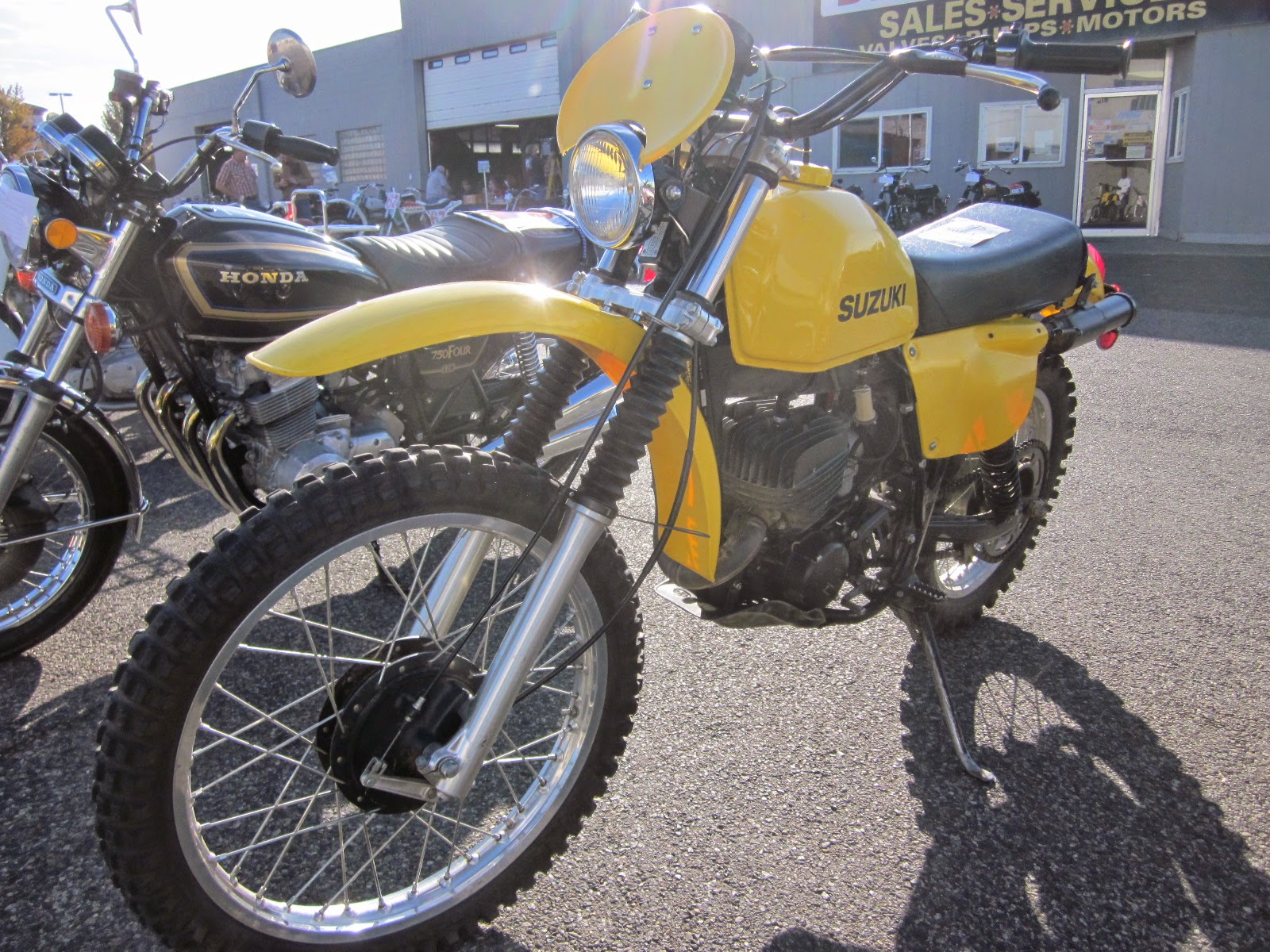OldMotoDude 1975 Suzuki PE250 on display at the 2014 Retro Riders