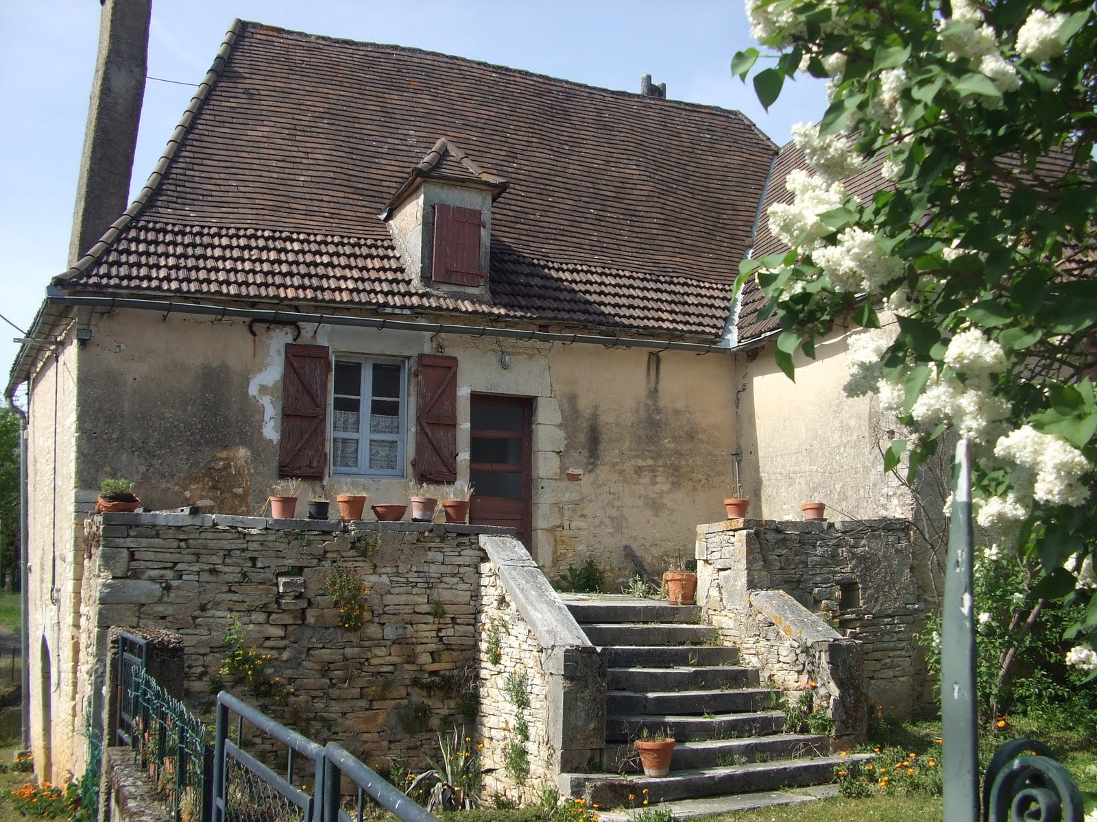 A Lot of French Property with Century 21 and Kim! A very old stone