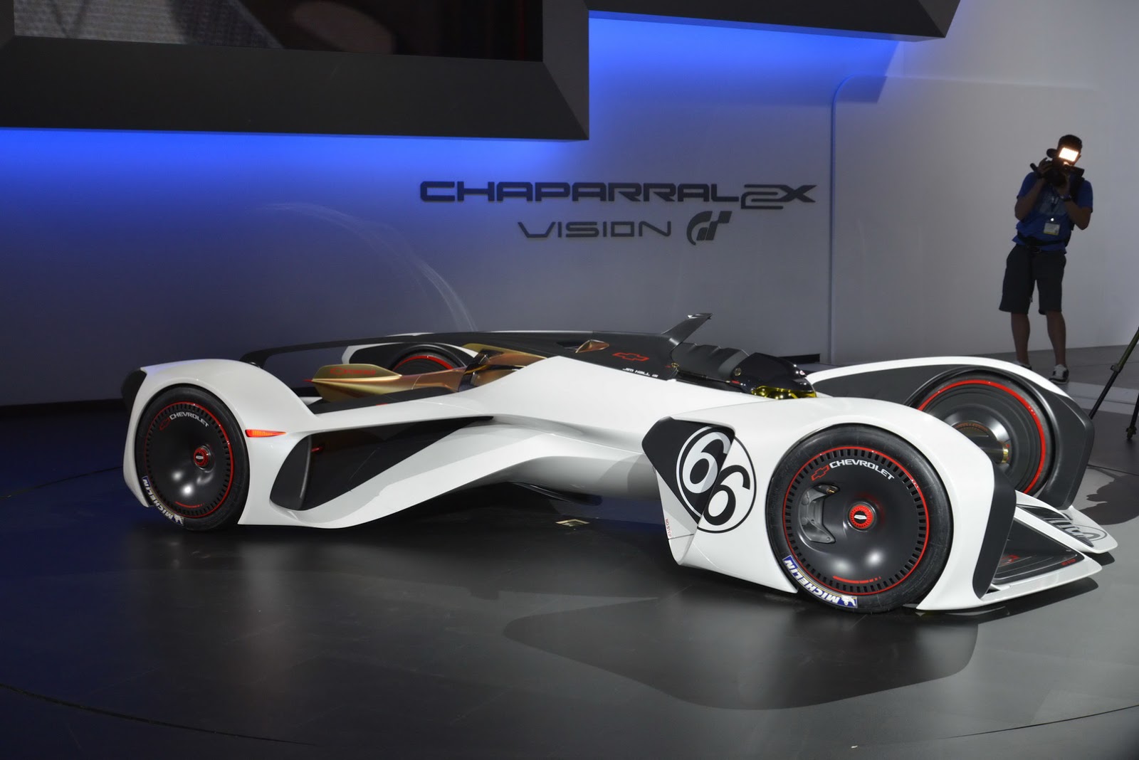 Chevrolet-Chaparral-2X-Vision-1.jpg