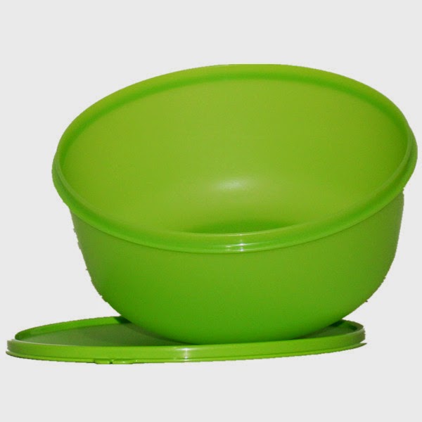 Tupperware Vegetables Salad Green Large Bowl.
