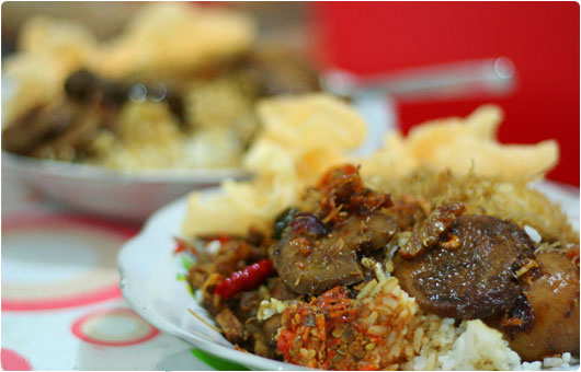 SORANAZA Mencicipi Makanan Khas Melayu SORANAZA Mencicipi Makanan Khas Melayu