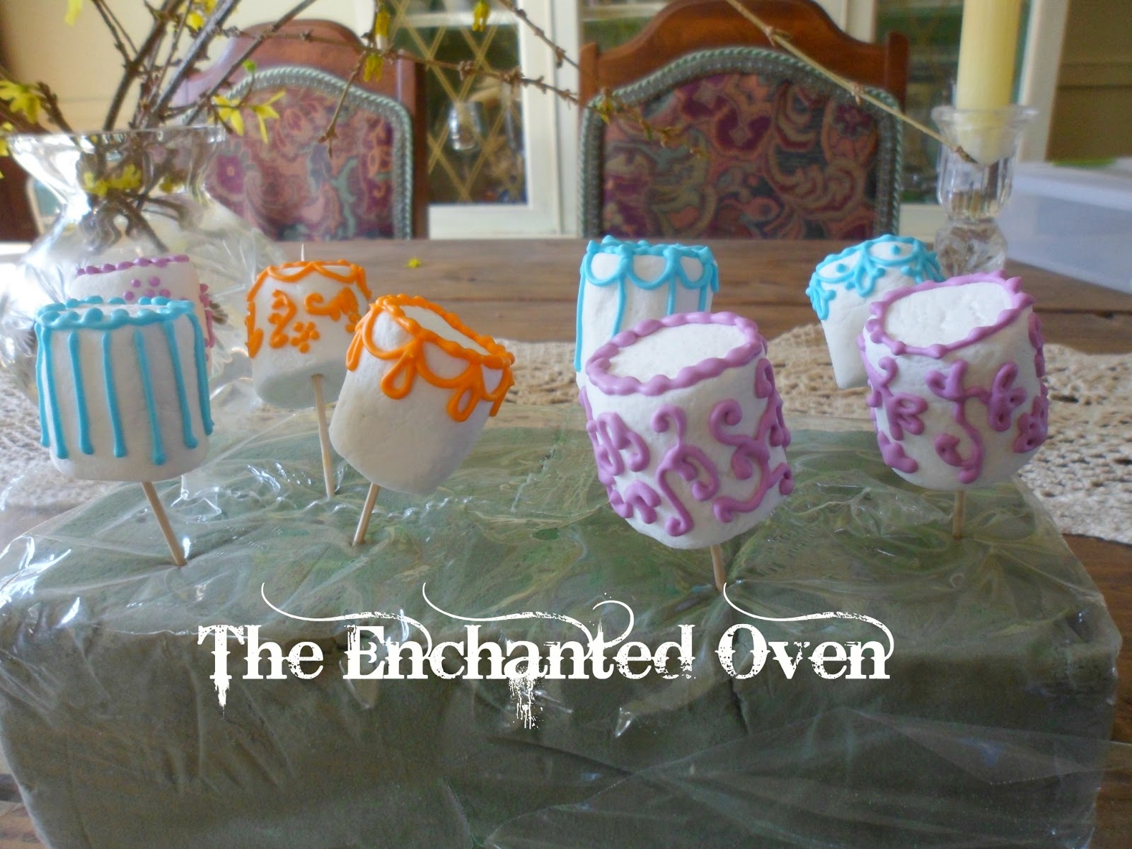 the enchanted oven Marshmallow "cake" cupcake decoration