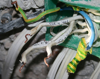 Labelled the earth wires Labelled the earth wires