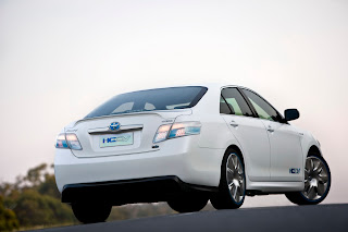 2011 Toyota Camry Hybrid Wallpapers