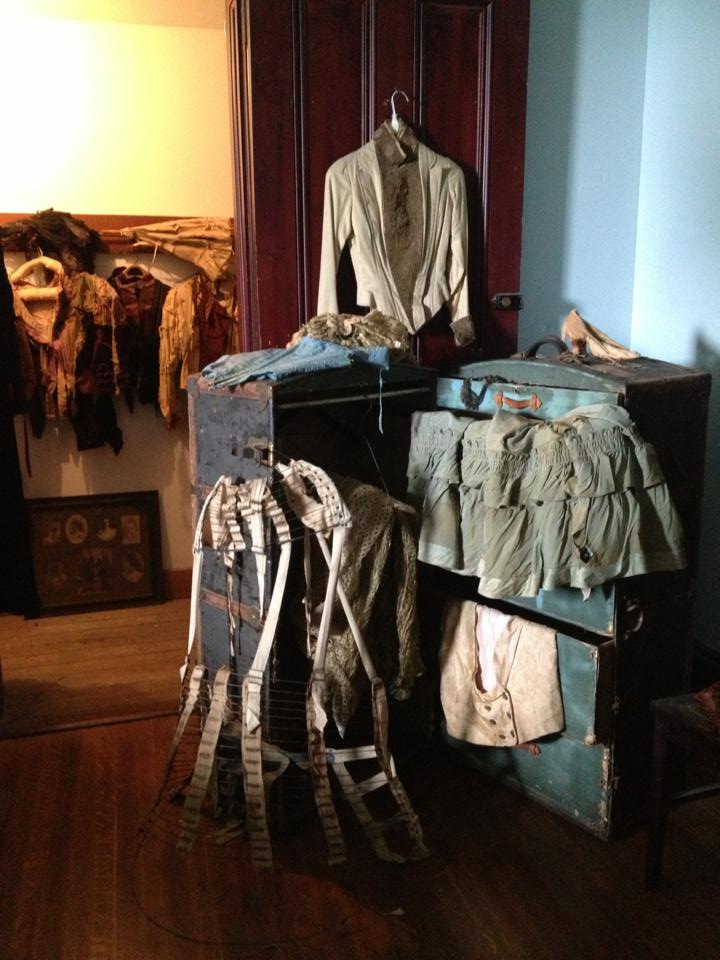 The Long Dirt Road Ravenswood Manison in Bunceton, MO