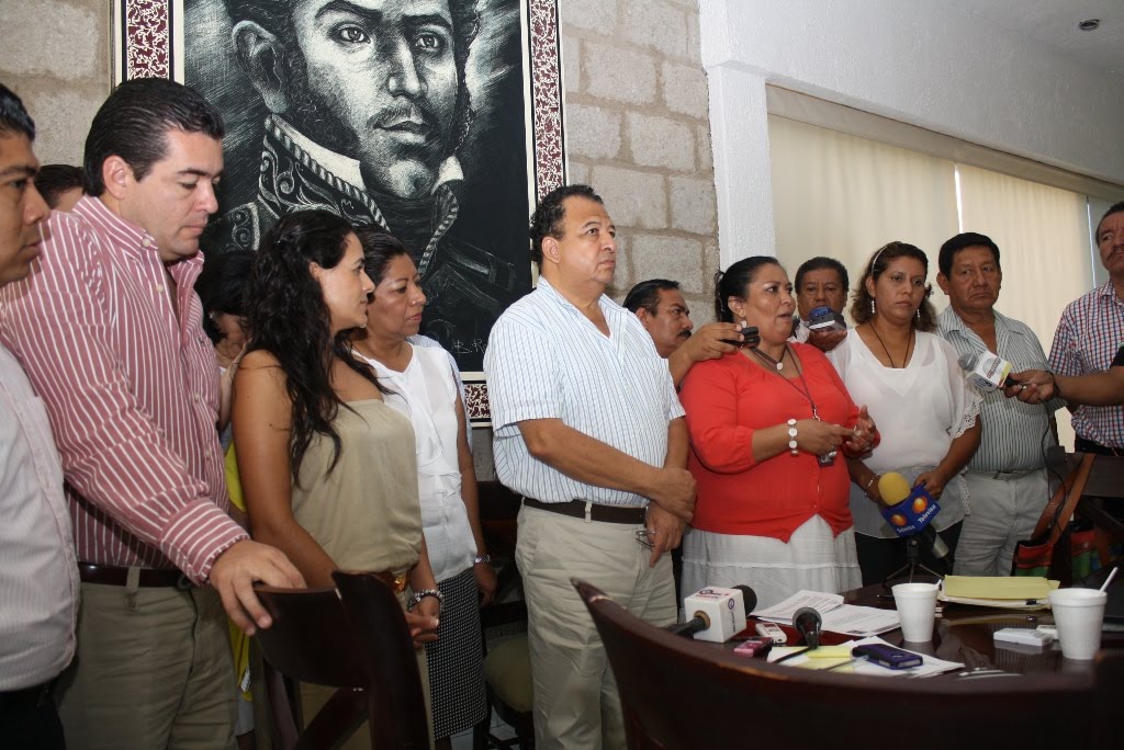 Fortalece lazos Luis Walton con delegada de Relaciones