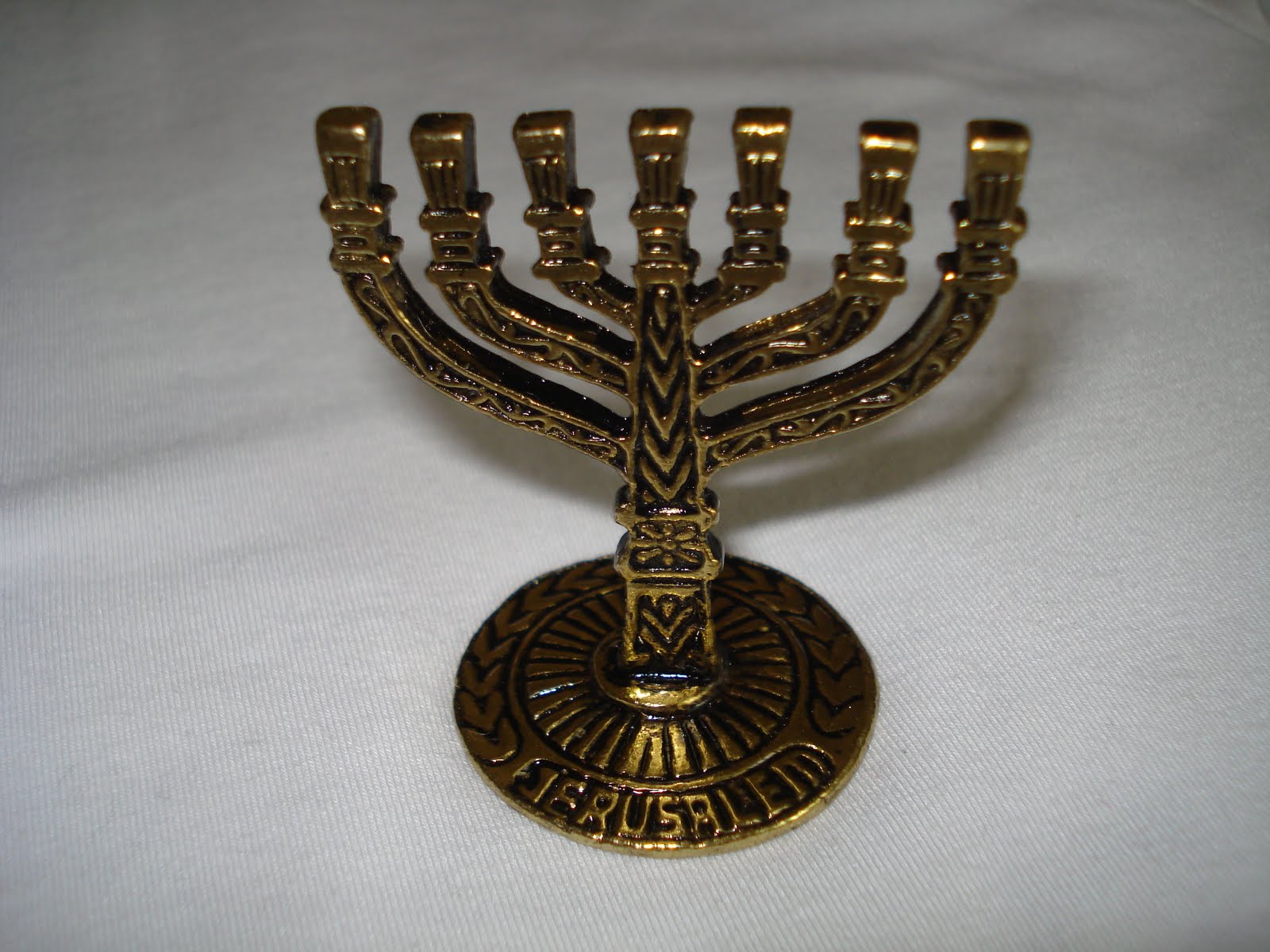 Grande Amor de Deus: Arca da Aliança e Candelabro