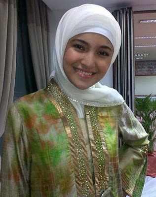 jilbab? Ini ada video tutorial cara memakai jilbab ala artis Indonesia jilbab? Ini ada video tutorial cara memakai jilbab ala artis Indonesia