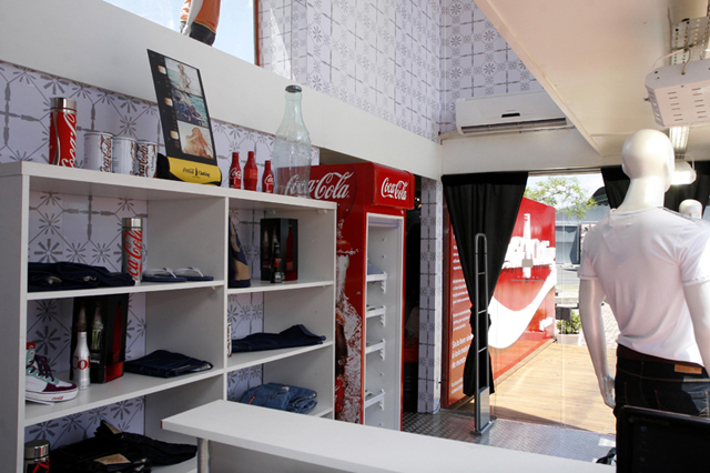 Loja da Coca-Cola usa contêiner reciclado