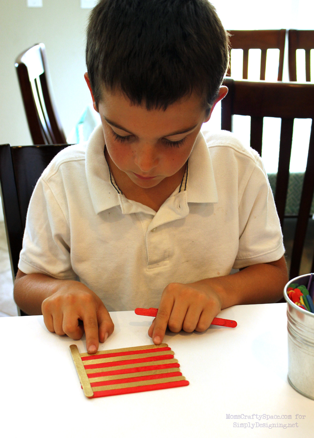 Assemble a Popsicle Stick Container - this is a really fun kid craft that has so many uses! #kidcraft #kidactivity #summer Assemble a Popsicle Stick Container - this is a really fun kid craft that has so many uses! #kidcraft #kidactivity #summer