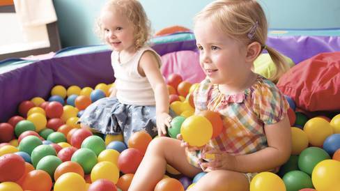 Làm sao chọn đồ chơi phù hợp cho trẻ từ 2 tuổi