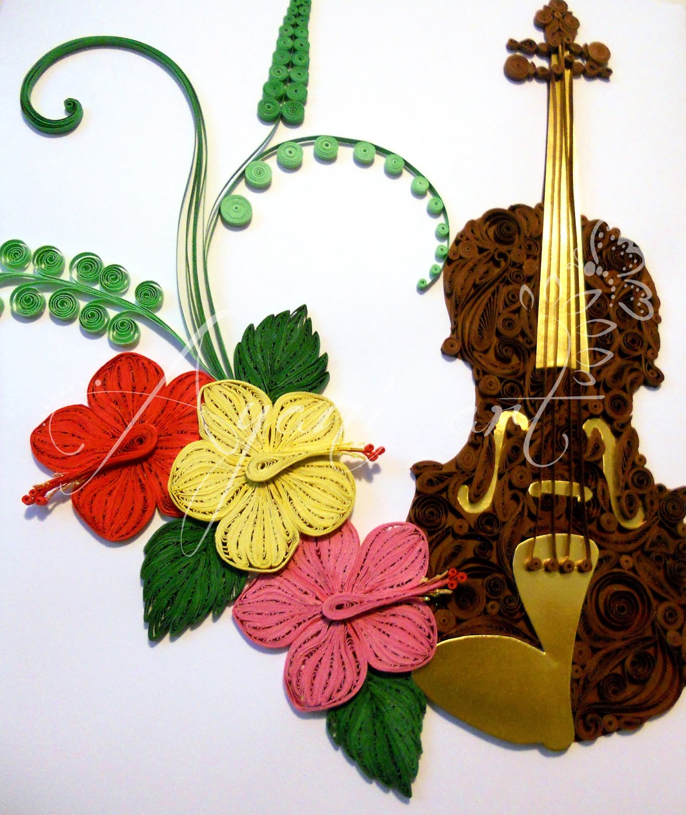 Ayani art Quilled violin and hibiscus 20/30 cm