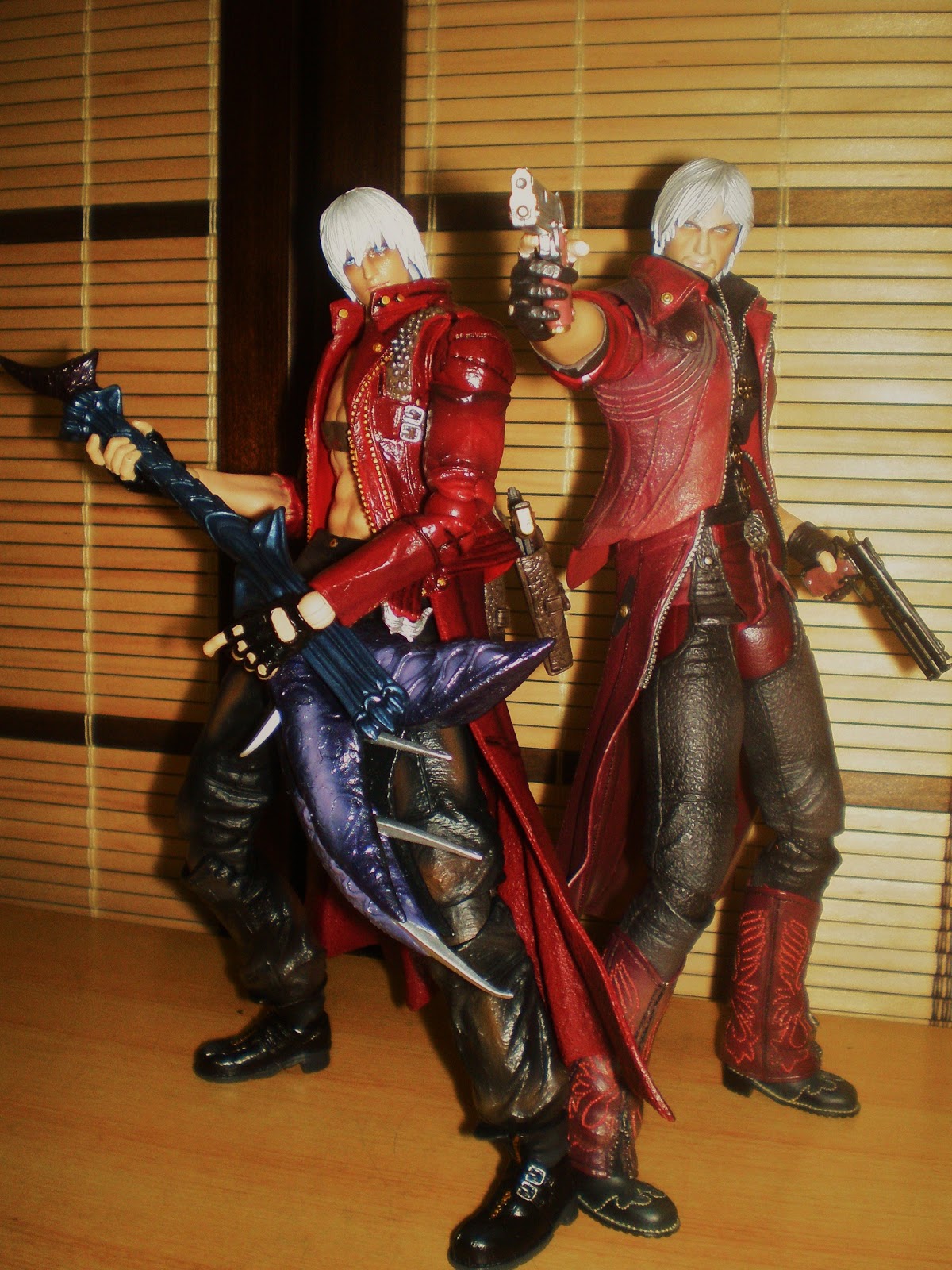 Angels and Summer: Play Arts Kai Dante - Devil May Cry 3 and 4 Comparative  Review