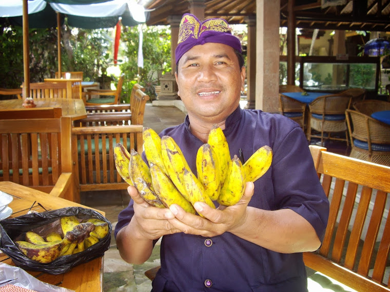 BALINESE BANANAS, MR. SIDEMAN, LOVINA, BALI