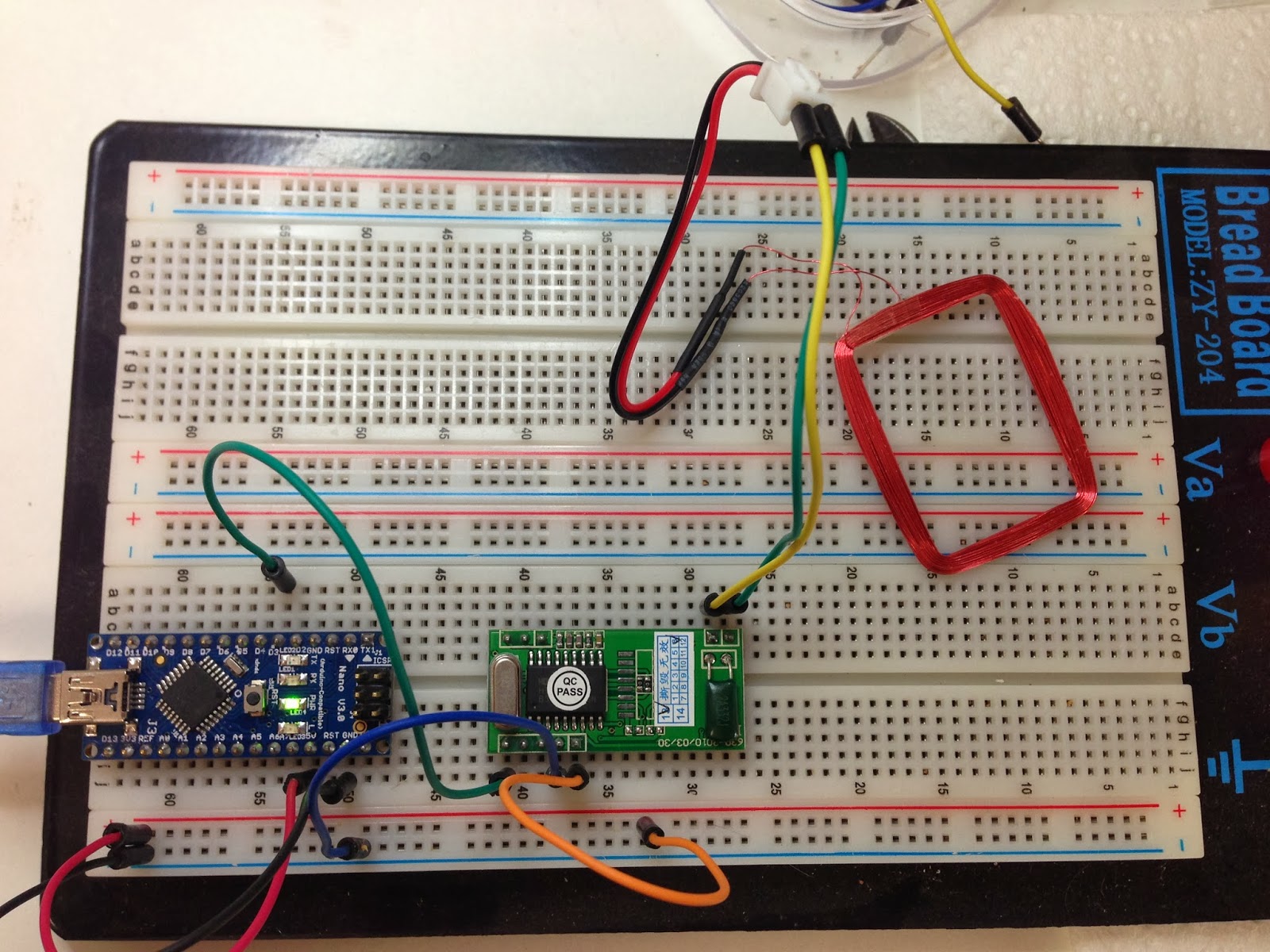 Mendes Model Railroad Using Implantable RFID Tags to identify trains