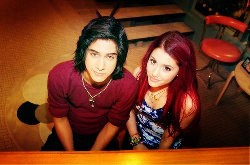 photos of Victorious stars Ariana Grande and Avan Jogia met up with 